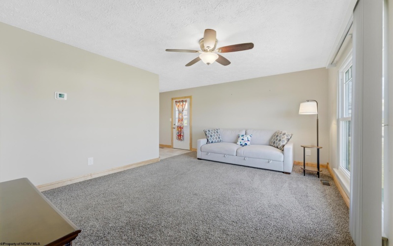 527 Hayhurst Street, Rivesville, West Virginia 26588, 4 Bedrooms Bedrooms, 7 Rooms Rooms,2 BathroomsBathrooms,Single Family Detached,For Sale,Hayhurst,10164185