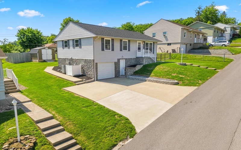 527 Hayhurst Street, Rivesville, West Virginia 26588, 4 Bedrooms Bedrooms, 7 Rooms Rooms,2 BathroomsBathrooms,Single Family Detached,For Sale,Hayhurst,10164185