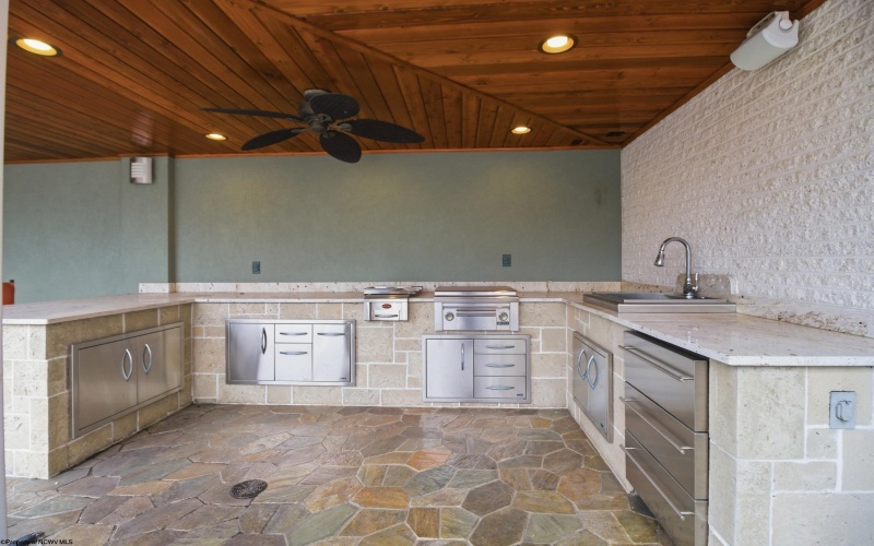 3116 Greystone Drive, Morgantown, West Virginia 26508, 6 Bedrooms Bedrooms, 15 Rooms Rooms,7 BathroomsBathrooms,Single Family Detached,For Sale,Greystone,10164175