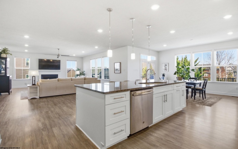 56 Windermere Lane, Morgantown, West Virginia 26508, 4 Bedrooms Bedrooms, 9 Rooms Rooms,3 BathroomsBathrooms,Single Family Detached,For Sale,Windermere,10164178