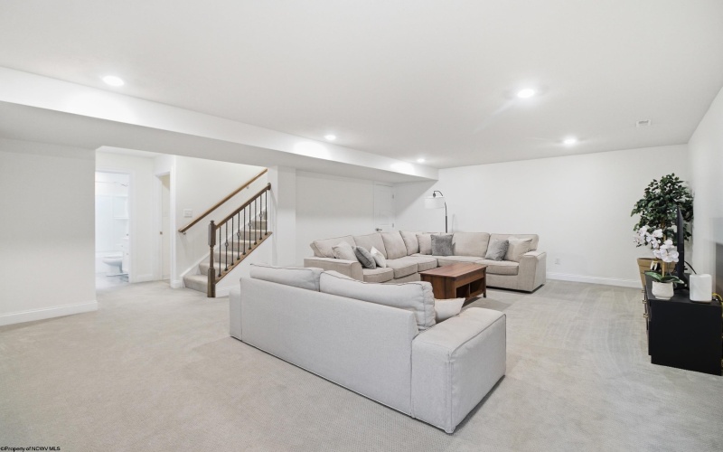 56 Windermere Lane, Morgantown, West Virginia 26508, 4 Bedrooms Bedrooms, 9 Rooms Rooms,3 BathroomsBathrooms,Single Family Detached,For Sale,Windermere,10164178