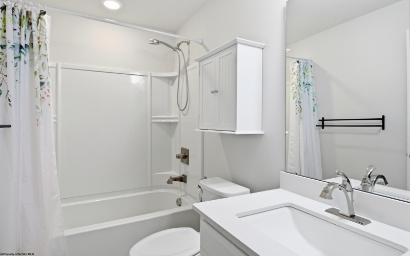 56 Windermere Lane, Morgantown, West Virginia 26508, 4 Bedrooms Bedrooms, 9 Rooms Rooms,3 BathroomsBathrooms,Single Family Detached,For Sale,Windermere,10164178