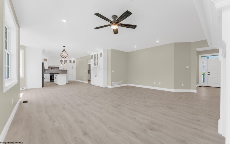 100 Lockwood Drive, Morgantown, West Virginia 26505, 3 Bedrooms Bedrooms, 9 Rooms Rooms,3 BathroomsBathrooms,Single Family Detached,For Sale,Lockwood,10164179