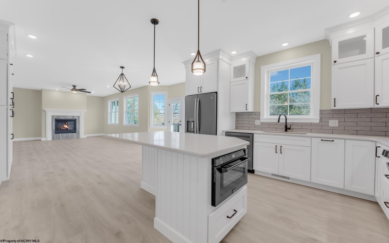 100 Lockwood Drive, Morgantown, West Virginia 26505, 3 Bedrooms Bedrooms, 9 Rooms Rooms,3 BathroomsBathrooms,Single Family Detached,For Sale,Lockwood,10164179