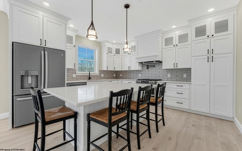 100 Lockwood Drive, Morgantown, West Virginia 26505, 3 Bedrooms Bedrooms, 9 Rooms Rooms,3 BathroomsBathrooms,Single Family Detached,For Sale,Lockwood,10164179