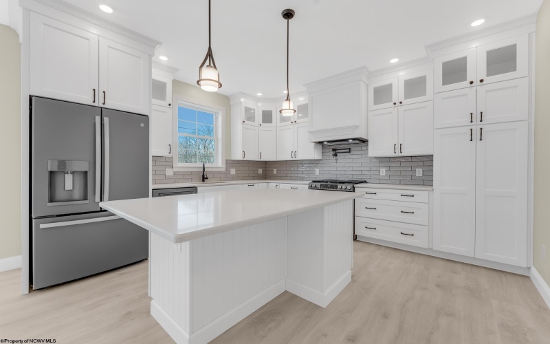 100 Lockwood Drive, Morgantown, West Virginia 26505, 3 Bedrooms Bedrooms, 9 Rooms Rooms,3 BathroomsBathrooms,Single Family Detached,For Sale,Lockwood,10164179