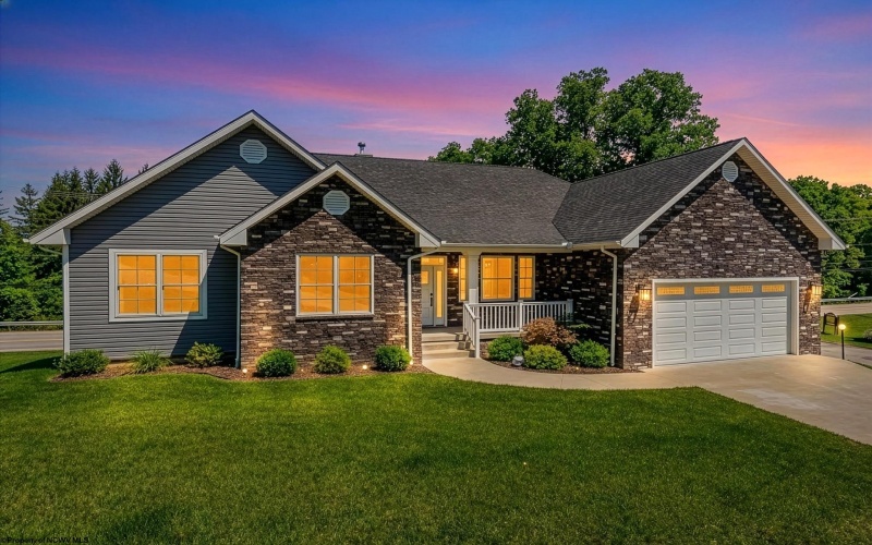 100 Lockwood Drive, Morgantown, West Virginia 26505, 3 Bedrooms Bedrooms, 9 Rooms Rooms,3 BathroomsBathrooms,Single Family Detached,For Sale,Lockwood,10164179