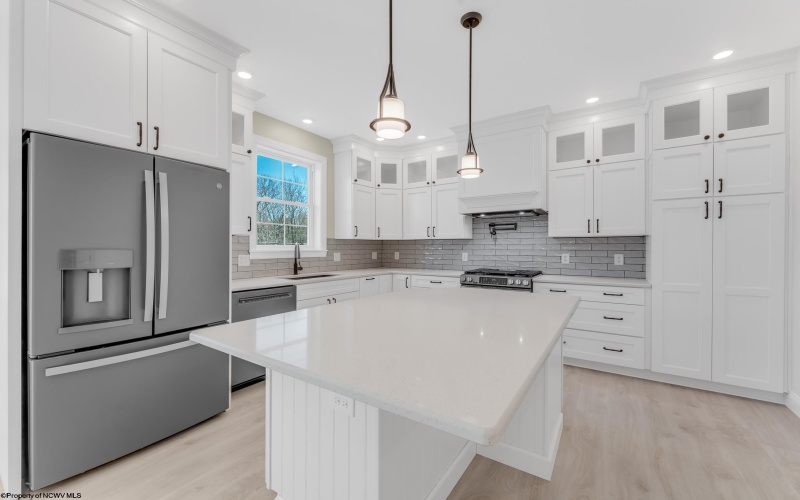 100 Lockwood Drive, Morgantown, West Virginia 26505, 3 Bedrooms Bedrooms, 9 Rooms Rooms,3 BathroomsBathrooms,Single Family Detached,For Sale,Lockwood,10164179