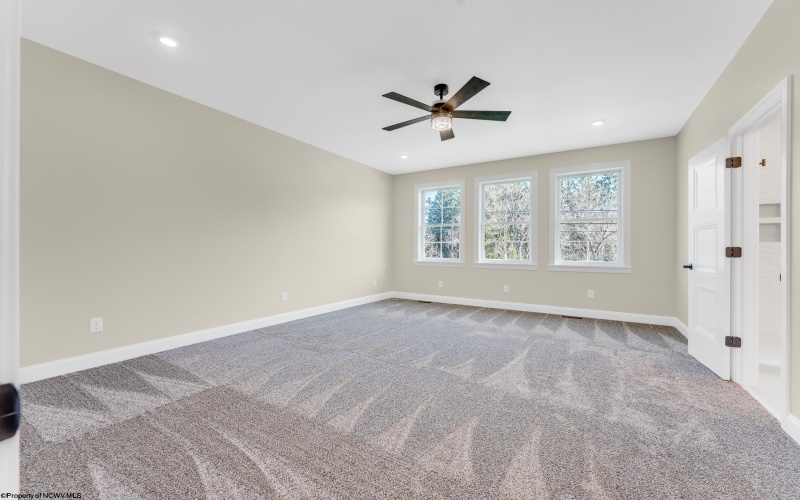 100 Lockwood Drive, Morgantown, West Virginia 26505, 3 Bedrooms Bedrooms, 9 Rooms Rooms,3 BathroomsBathrooms,Single Family Detached,For Sale,Lockwood,10164179