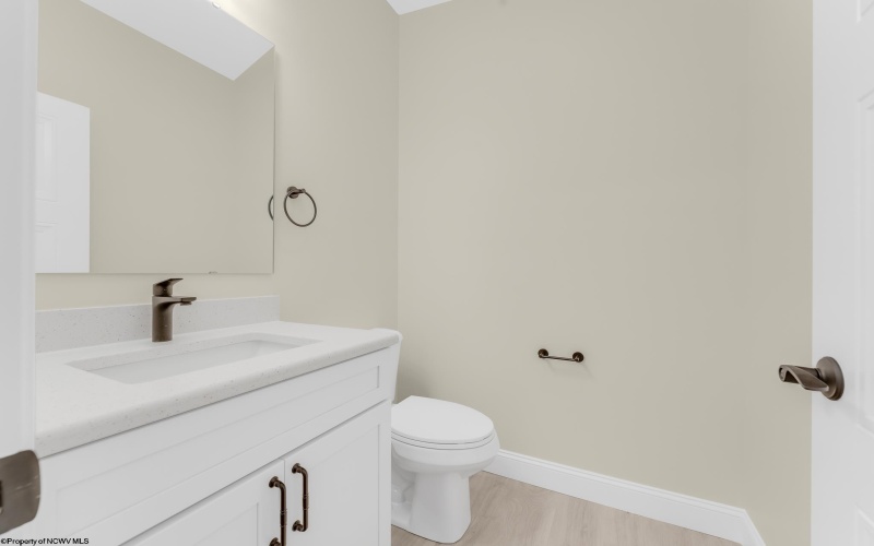 100 Lockwood Drive, Morgantown, West Virginia 26505, 3 Bedrooms Bedrooms, 9 Rooms Rooms,3 BathroomsBathrooms,Single Family Detached,For Sale,Lockwood,10164179