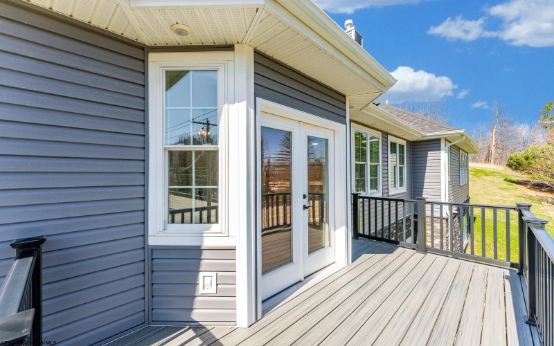 100 Lockwood Drive, Morgantown, West Virginia 26505, 3 Bedrooms Bedrooms, 9 Rooms Rooms,3 BathroomsBathrooms,Single Family Detached,For Sale,Lockwood,10164179