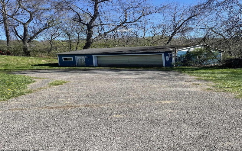 112 Thorn Stop Circle, Clarksburg, West Virginia 26330, 3 Bedrooms Bedrooms, 6 Rooms Rooms,1 BathroomBathrooms,Single Family Detached,For Sale,Thorn Stop,10164180