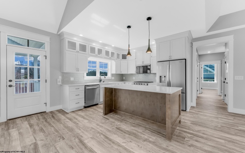 107 Lockwood Drive, Morgantown, West Virginia 26508, 4 Bedrooms Bedrooms, 8 Rooms Rooms,3 BathroomsBathrooms,Single Family Detached,For Sale,Lockwood,10164182