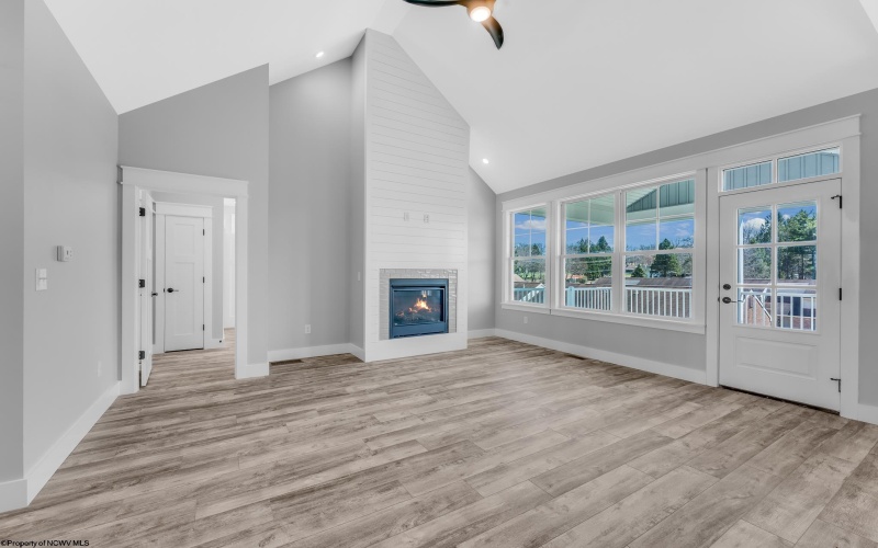 107 Lockwood Drive, Morgantown, West Virginia 26508, 4 Bedrooms Bedrooms, 8 Rooms Rooms,3 BathroomsBathrooms,Single Family Detached,For Sale,Lockwood,10164182