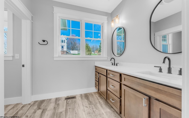 107 Lockwood Drive, Morgantown, West Virginia 26508, 4 Bedrooms Bedrooms, 8 Rooms Rooms,3 BathroomsBathrooms,Single Family Detached,For Sale,Lockwood,10164182