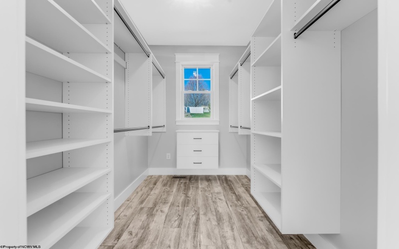 107 Lockwood Drive, Morgantown, West Virginia 26508, 4 Bedrooms Bedrooms, 8 Rooms Rooms,3 BathroomsBathrooms,Single Family Detached,For Sale,Lockwood,10164182