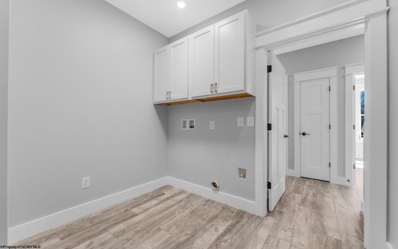 107 Lockwood Drive, Morgantown, West Virginia 26508, 4 Bedrooms Bedrooms, 8 Rooms Rooms,3 BathroomsBathrooms,Single Family Detached,For Sale,Lockwood,10164182