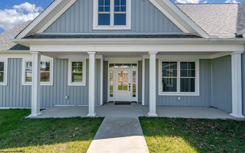 107 Lockwood Drive, Morgantown, West Virginia 26508, 4 Bedrooms Bedrooms, 8 Rooms Rooms,3 BathroomsBathrooms,Single Family Detached,For Sale,Lockwood,10164182