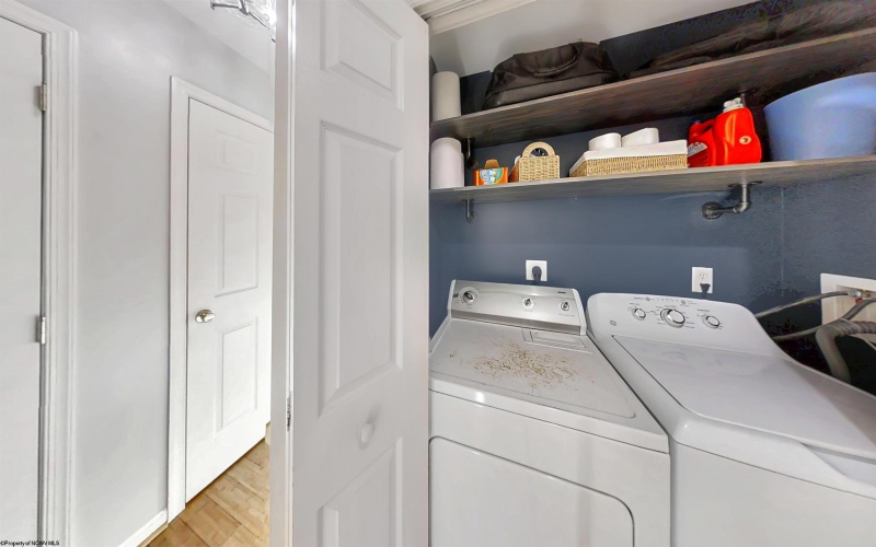 6 Sophie Lane, Bunker Hill, West Virginia 25413, 3 Bedrooms Bedrooms, 6 Rooms Rooms,2 BathroomsBathrooms,Single Family Attached,For Sale,Sophie,10164195