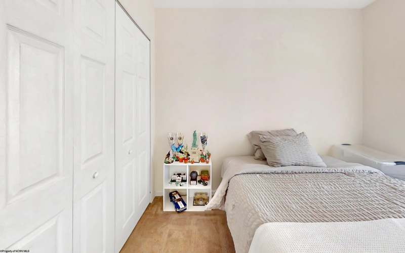 6 Sophie Lane, Bunker Hill, West Virginia 25413, 3 Bedrooms Bedrooms, 6 Rooms Rooms,2 BathroomsBathrooms,Single Family Attached,For Sale,Sophie,10164195