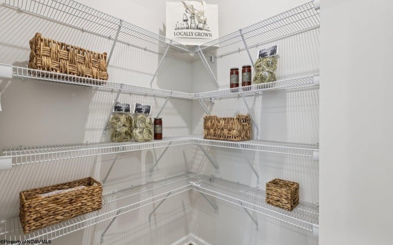 339 Dye Lane, Morgantown, West Virginia 26501, 4 Bedrooms Bedrooms, 8 Rooms Rooms,2 BathroomsBathrooms,Single Family Detached,For Sale,Dye,10164197