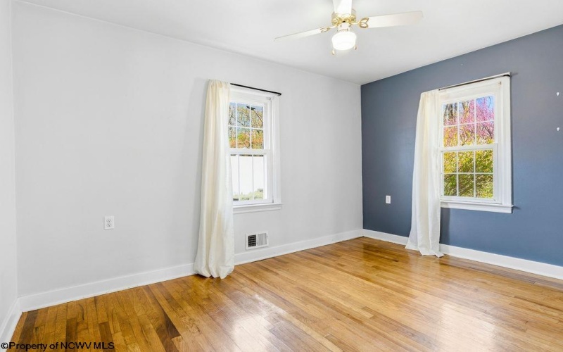 110 Smith Street, Bridgeport, West Virginia 26330-9999, 3 Bedrooms Bedrooms, 6 Rooms Rooms,1 BathroomBathrooms,Single Family Detached,For Sale,Smith,10164194