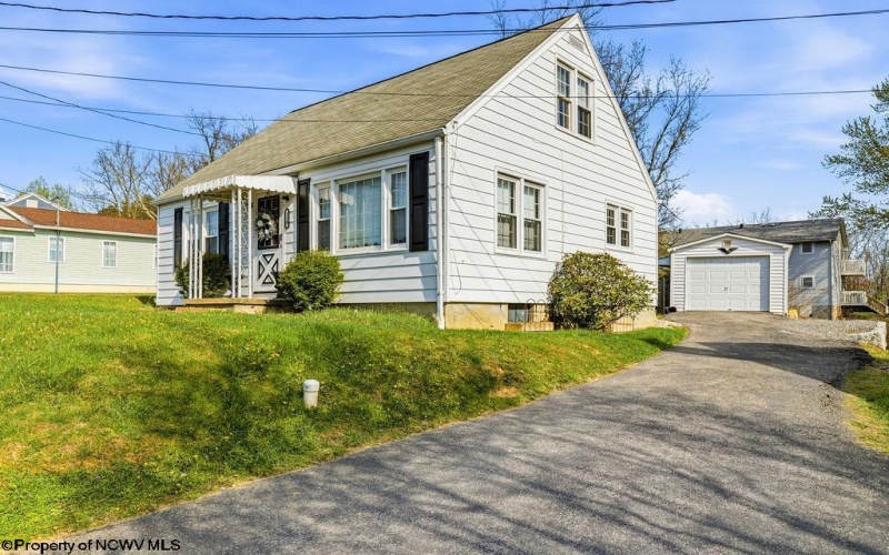 110 Smith Street, Bridgeport, West Virginia 26330-9999, 3 Bedrooms Bedrooms, 6 Rooms Rooms,1 BathroomBathrooms,Single Family Detached,For Sale,Smith,10164194