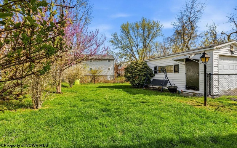 110 Smith Street, Bridgeport, West Virginia 26330-9999, 3 Bedrooms Bedrooms, 6 Rooms Rooms,1 BathroomBathrooms,Single Family Detached,For Sale,Smith,10164194