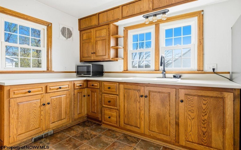 110 Smith Street, Bridgeport, West Virginia 26330-9999, 3 Bedrooms Bedrooms, 6 Rooms Rooms,1 BathroomBathrooms,Single Family Detached,For Sale,Smith,10164194