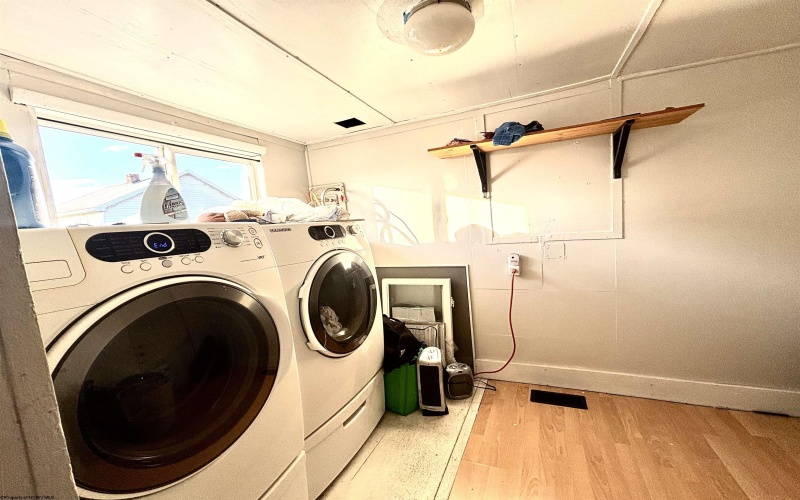 434 Center Street, Morgantown, West Virginia 26505, 2 Bedrooms Bedrooms, 5 Rooms Rooms,1 BathroomBathrooms,Single Family Detached,For Sale,Center,10164210