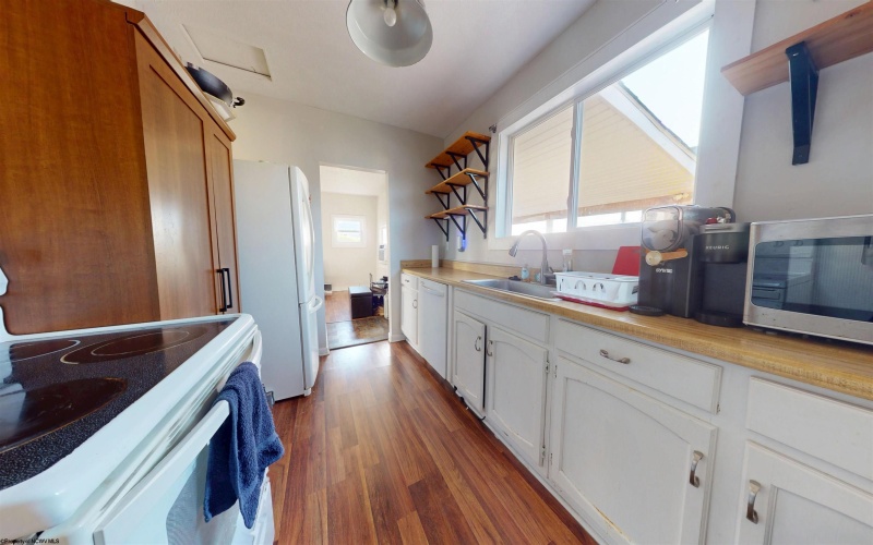 434 Center Street, Morgantown, West Virginia 26505, 2 Bedrooms Bedrooms, 5 Rooms Rooms,1 BathroomBathrooms,Single Family Detached,For Sale,Center,10164210