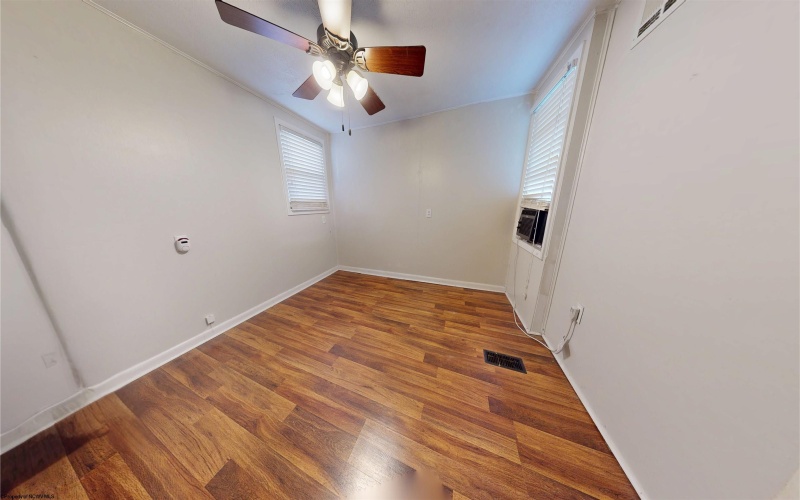 434 Center Street, Morgantown, West Virginia 26505, 2 Bedrooms Bedrooms, 5 Rooms Rooms,1 BathroomBathrooms,Single Family Detached,For Sale,Center,10164210