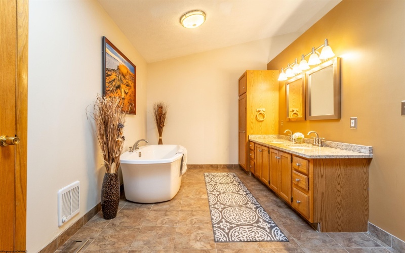 3726 Swallowtail Drive, Morgantown, West Virginia 26508, 3 Bedrooms Bedrooms, 8 Rooms Rooms,3 BathroomsBathrooms,Single Family Detached,For Sale,Swallowtail,10164221