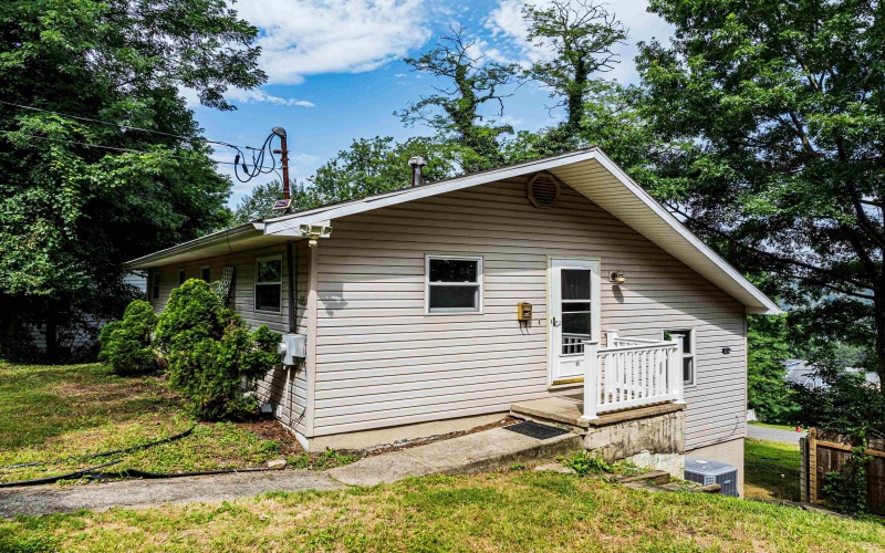 45 Logan Avenue, Morgantown, West Virginia 26501, 4 Bedrooms Bedrooms, 8 Rooms Rooms,3 BathroomsBathrooms,Single Family Detached,For Sale,Logan,10164212