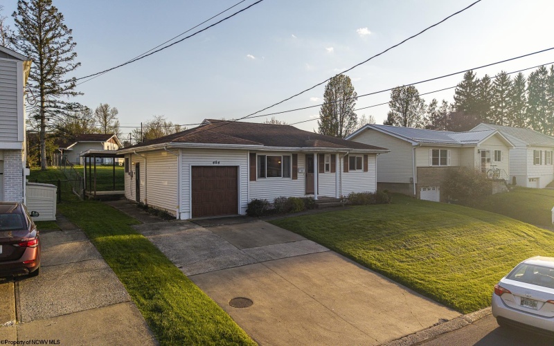 484 Lawnview Drive, Morgantown, West Virginia 26505, 4 Bedrooms Bedrooms, 7 Rooms Rooms,2 BathroomsBathrooms,Single Family Detached,For Sale,Lawnview,10164207