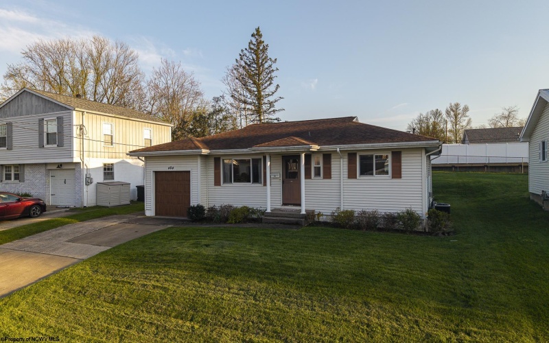 484 Lawnview Drive, Morgantown, West Virginia 26505, 4 Bedrooms Bedrooms, 7 Rooms Rooms,2 BathroomsBathrooms,Single Family Detached,For Sale,Lawnview,10164207