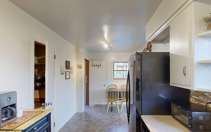 484 Lawnview Drive, Morgantown, West Virginia 26505, 4 Bedrooms Bedrooms, 7 Rooms Rooms,2 BathroomsBathrooms,Single Family Detached,For Sale,Lawnview,10164207