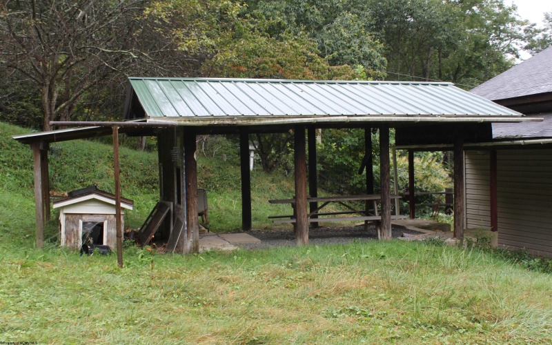 233 Kingfisher Road, Webster Springs, West Virginia 26288, 4 Bedrooms Bedrooms, 14 Rooms Rooms,1 BathroomBathrooms,Single Family Detached,For Sale,Kingfisher,10161515