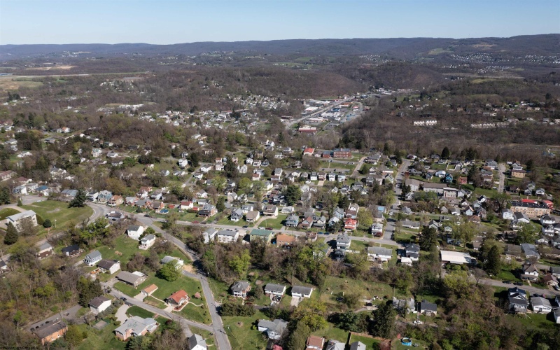 814 Clinton Avenue, Morgantown, West Virginia 26505, 3 Bedrooms Bedrooms, 6 Rooms Rooms,2 BathroomsBathrooms,Single Family Detached,For Sale,Clinton,10164222