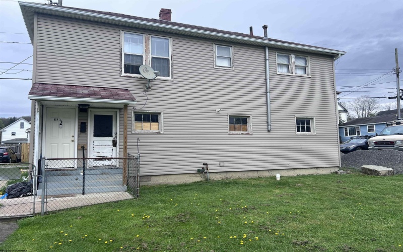 117 1/2 Davis Street, Elkins, West Virginia 26241, 1 Bedroom Bedrooms, 4 Rooms Rooms,1 BathroomBathrooms,Single Family Detached,For Sale,Davis,10164235