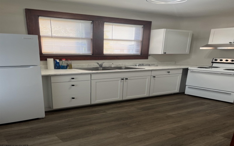 117 1/2 Davis Street, Elkins, West Virginia 26241, 1 Bedroom Bedrooms, 4 Rooms Rooms,1 BathroomBathrooms,Single Family Detached,For Sale,Davis,10164235