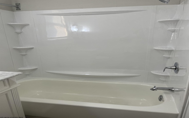 117 1/2 Davis Street, Elkins, West Virginia 26241, 1 Bedroom Bedrooms, 4 Rooms Rooms,1 BathroomBathrooms,Single Family Detached,For Sale,Davis,10164235