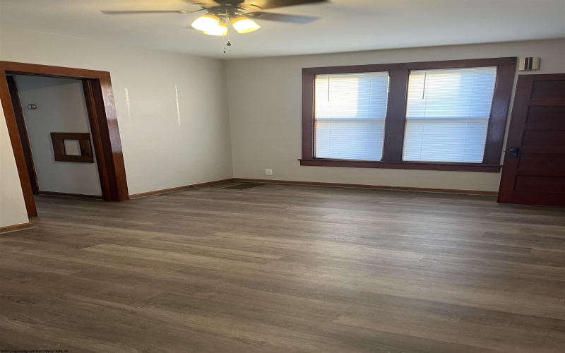 117 1/2 Davis Street, Elkins, West Virginia 26241, 1 Bedroom Bedrooms, 4 Rooms Rooms,1 BathroomBathrooms,Single Family Detached,For Sale,Davis,10164235