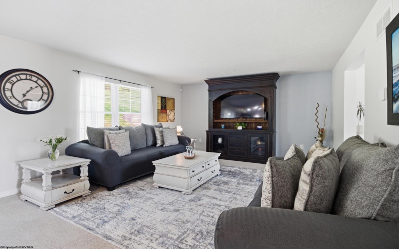 334 Evergreen Drive, Bridgeport, West Virginia 26330, 4 Bedrooms Bedrooms, 10 Rooms Rooms,2 BathroomsBathrooms,Single Family Detached,For Sale,Evergreen,10164234