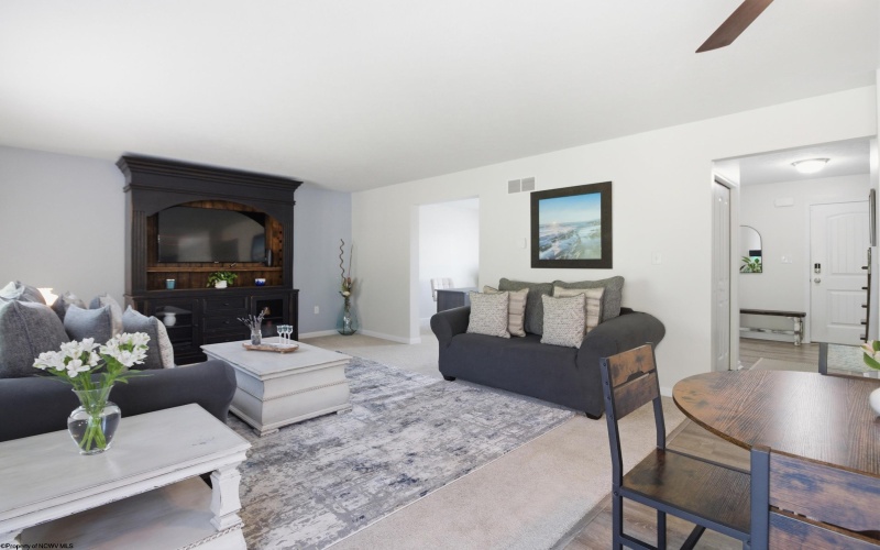 334 Evergreen Drive, Bridgeport, West Virginia 26330, 4 Bedrooms Bedrooms, 10 Rooms Rooms,2 BathroomsBathrooms,Single Family Detached,For Sale,Evergreen,10164234