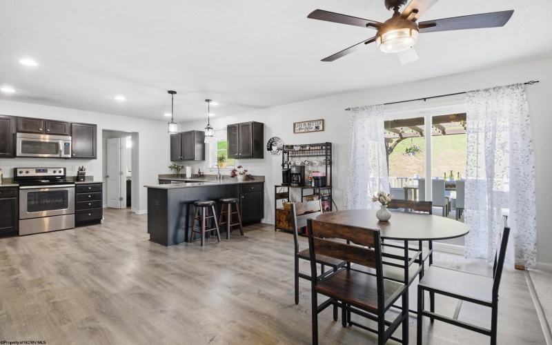 334 Evergreen Drive, Bridgeport, West Virginia 26330, 4 Bedrooms Bedrooms, 10 Rooms Rooms,2 BathroomsBathrooms,Single Family Detached,For Sale,Evergreen,10164234