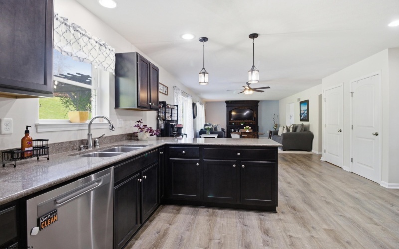 334 Evergreen Drive, Bridgeport, West Virginia 26330, 4 Bedrooms Bedrooms, 10 Rooms Rooms,2 BathroomsBathrooms,Single Family Detached,For Sale,Evergreen,10164234