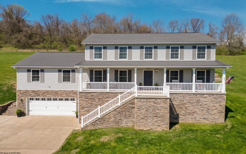 334 Evergreen Drive, Bridgeport, West Virginia 26330, 4 Bedrooms Bedrooms, 10 Rooms Rooms,2 BathroomsBathrooms,Single Family Detached,For Sale,Evergreen,10164234