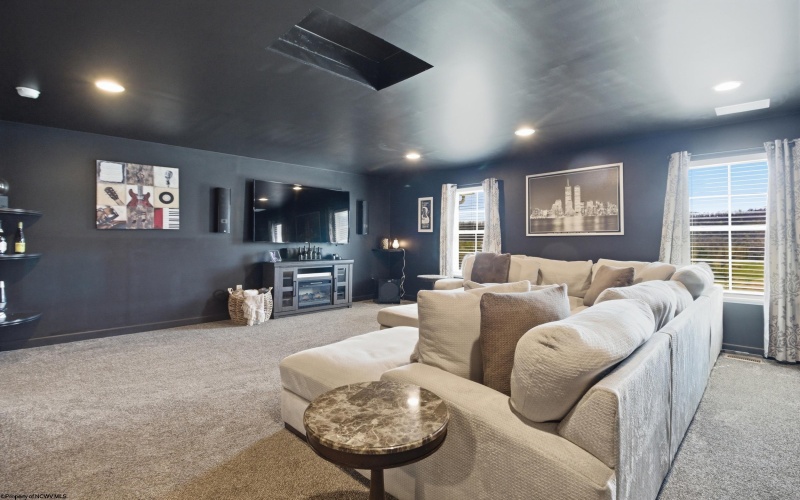 334 Evergreen Drive, Bridgeport, West Virginia 26330, 4 Bedrooms Bedrooms, 10 Rooms Rooms,2 BathroomsBathrooms,Single Family Detached,For Sale,Evergreen,10164234