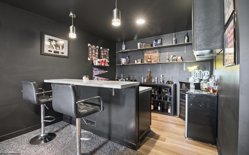 334 Evergreen Drive, Bridgeport, West Virginia 26330, 4 Bedrooms Bedrooms, 10 Rooms Rooms,2 BathroomsBathrooms,Single Family Detached,For Sale,Evergreen,10164234